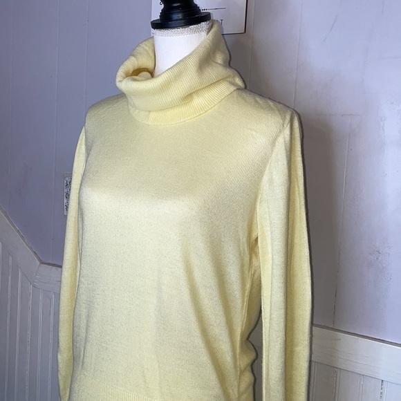 Handmade Vintage yellow sweater - Picture 4 of 11